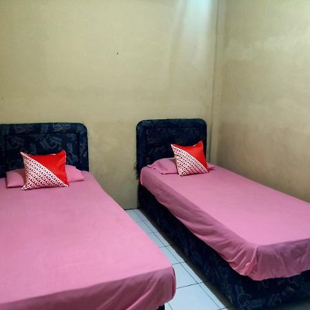 Oyo 90041 Hotel Sinar Lumayan Syariah Balikpapan  Exteriör bild