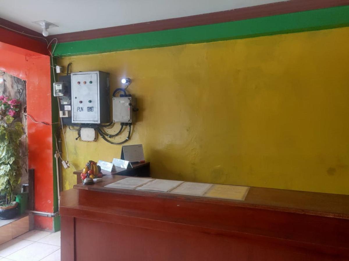 Oyo 90041 Hotel Sinar Lumayan Syariah Balikpapan  Exteriör bild
