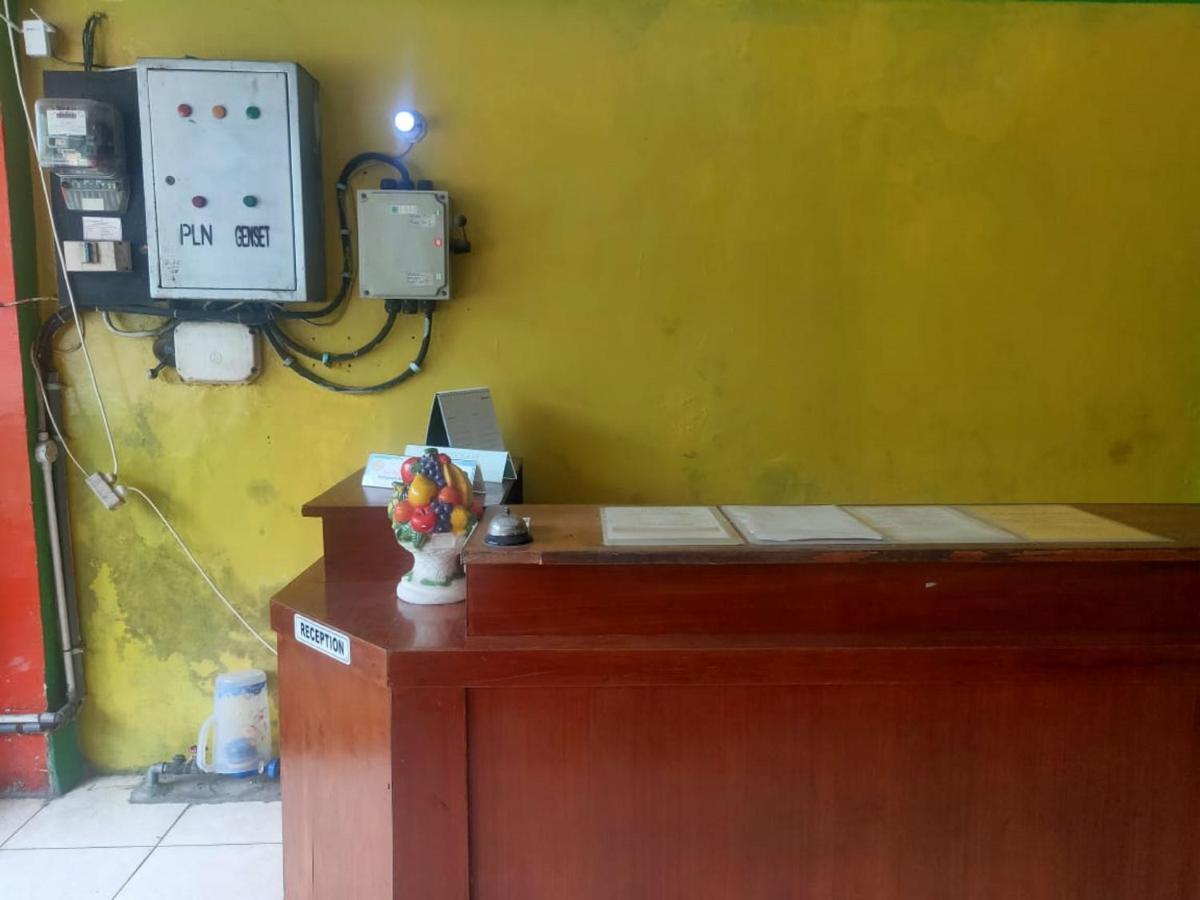 Oyo 90041 Hotel Sinar Lumayan Syariah Balikpapan  Exteriör bild